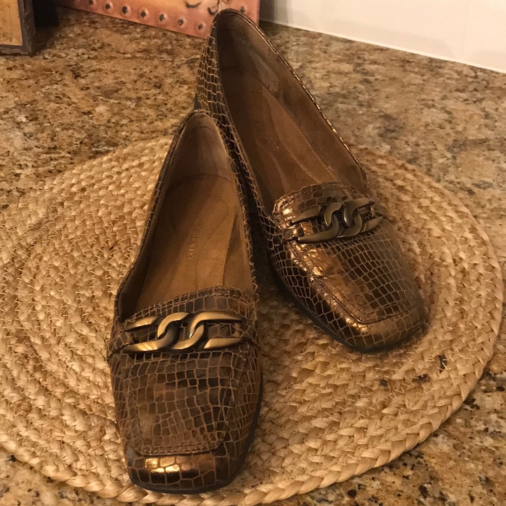 Liz Claiborne Leather Embossed Loafers
